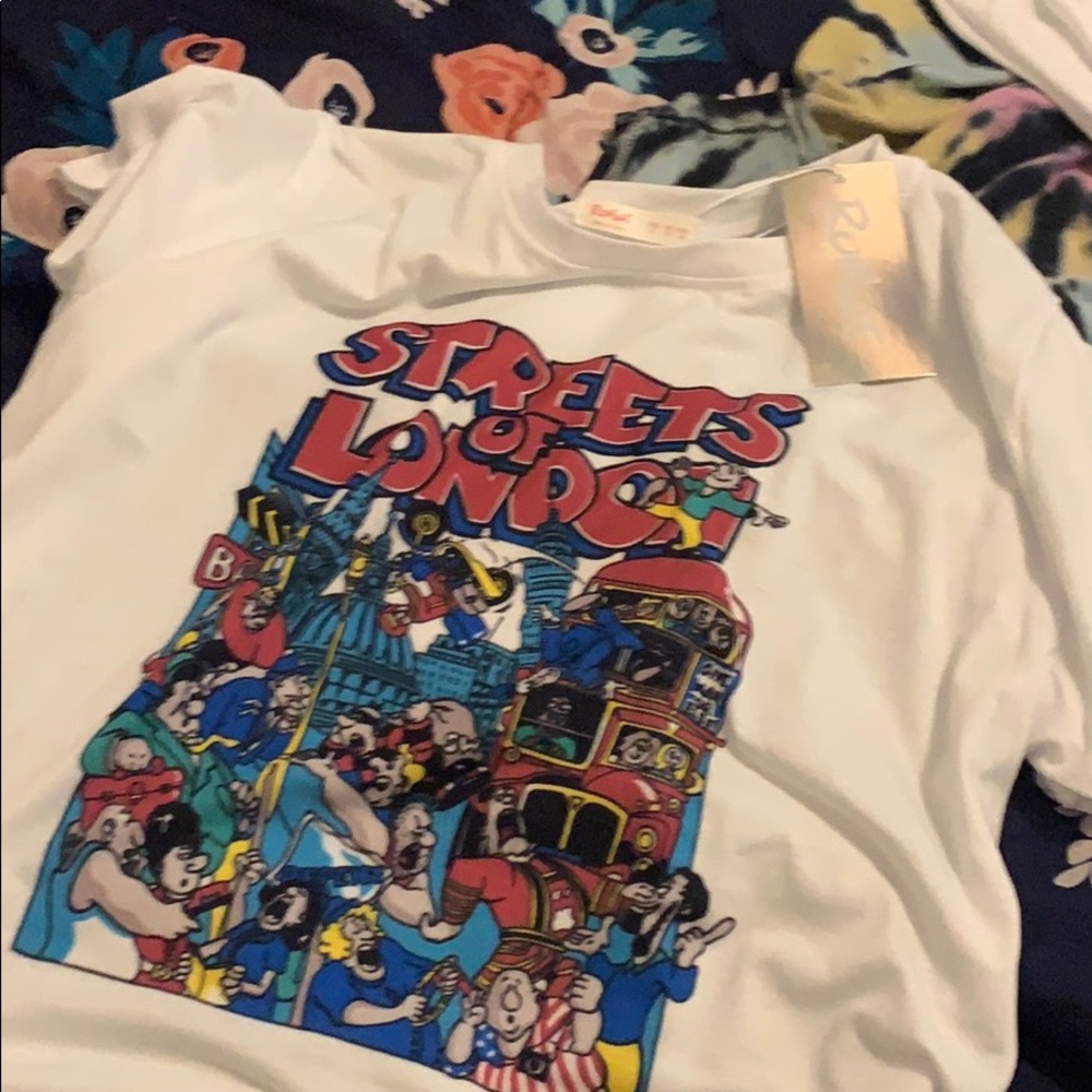 short sleeve graphic tee best offer !